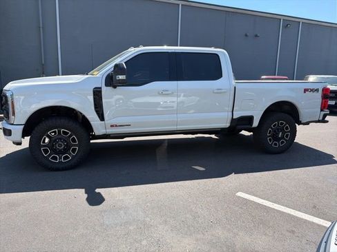Used 2025 Ford F350 Platinum AWD/4WD image 4