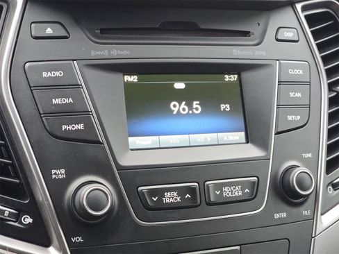 Used 2015 Hyundai Santa Fe GLS image 21