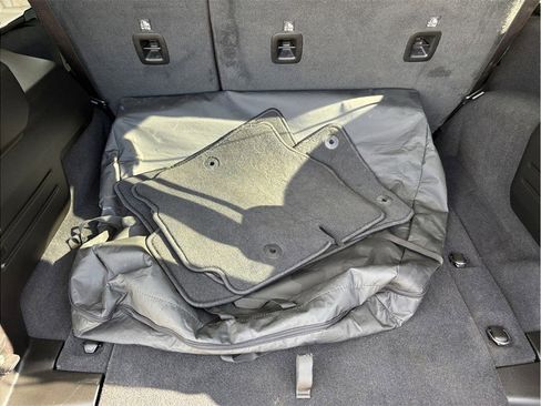 Used 2025 Jeep Wrangler Unlimited Sahara image 41