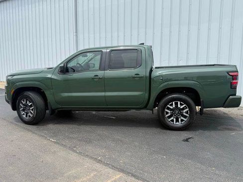 Used 2022 Nissan Frontier SV AWD/4WD image 2