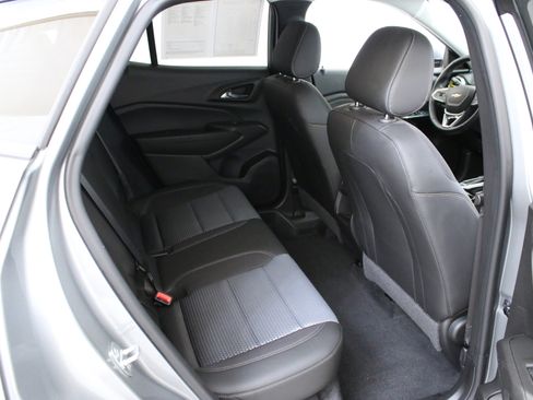 Used 2024 Chevrolet Trax LT w/ Driver Confidence Package FWD image 27