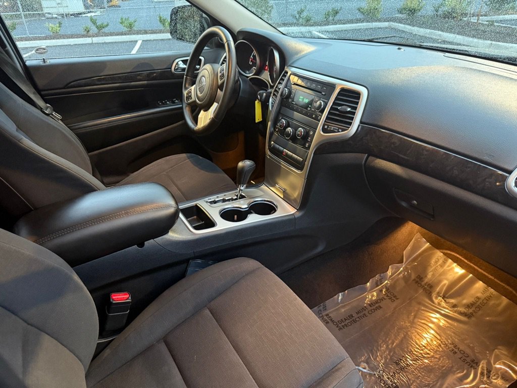 Used 2012 Jeep Grand Cherokee Laredo AWD/4WD image 10