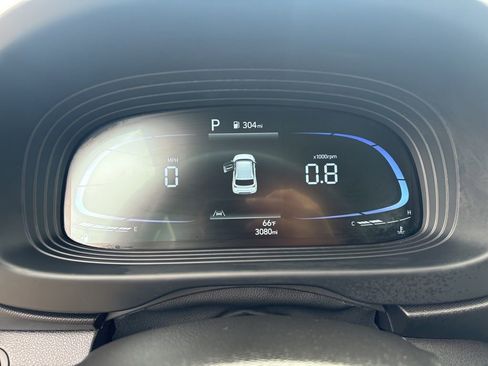 Certified 2024 Hyundai Venue SEL FWD image 17