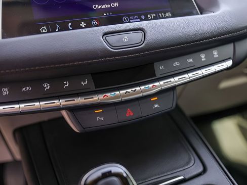 Certified 2023 Cadillac XT4 Luxury w/ Driver Awareness Package image 19