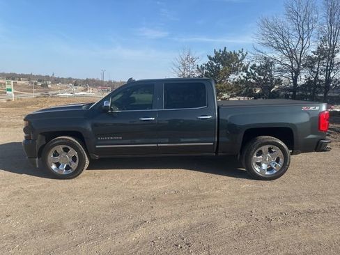 Used 2017 Chevrolet Silverado 1500 LTZ Z71 w/ LTZ Plus Package AWD/4WD image 9
