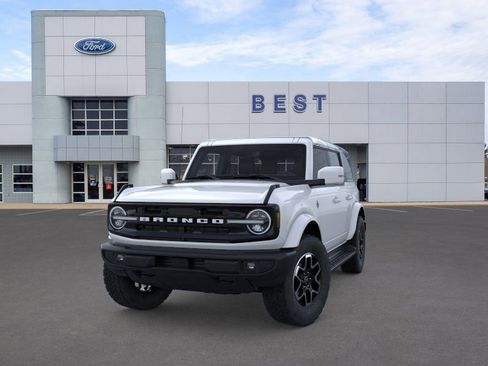 New 2025 Ford Bronco Outer Banks image 2