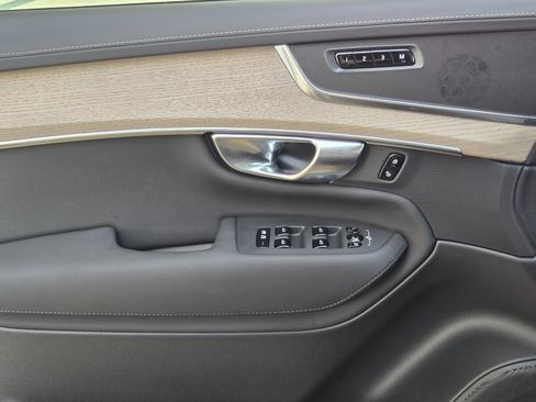 Certified 2025 Volvo XC90 B6 Core w/ Protection Package image 25