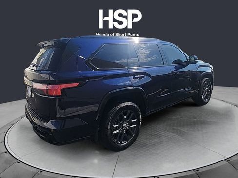 Used 2023 Toyota Sequoia Platinum AWD/4WD image 5