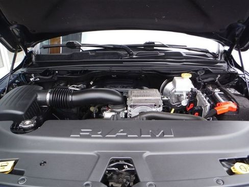 Used 2022 RAM 1500 Big Horn AWD/4WD image 8