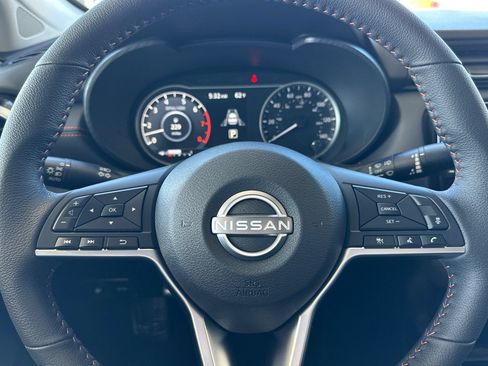Used 2025 Nissan Versa SR w/ Trunk Package FWD image 22