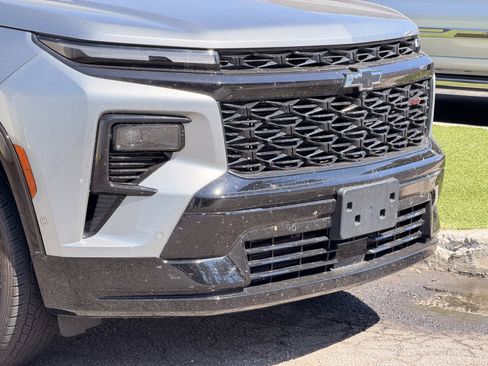 Used 2024 Chevrolet Traverse RS AWD/4WD image 45
