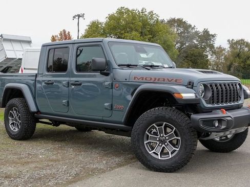 New 2026 Jeep Gladiator Mojave image 2
