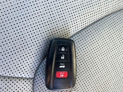 Used 2023 Toyota Camry XLE w/ Navigation Package FWD image 33