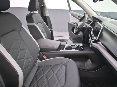 New 2026 Volkswagen Atlas Peak Edition image 24