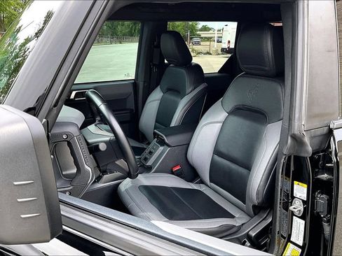 Certified 2024 Ford Bronco Big Bend w/ Sasquatch Package AWD/4WD image 23