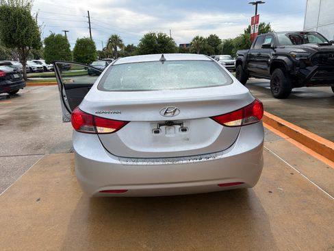Used 2013 Hyundai Elantra GLS w/ Preferred Pkg FWD image 15