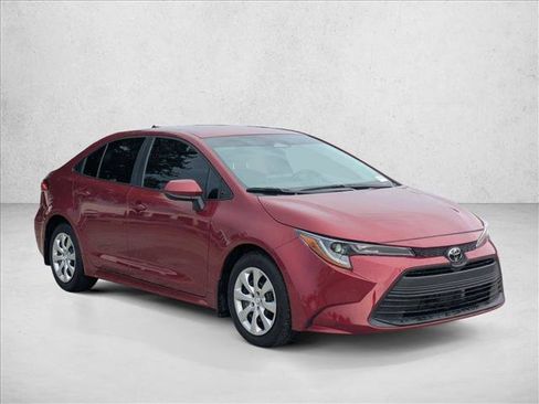 Used 2025 Toyota Corolla LE FWD image 3