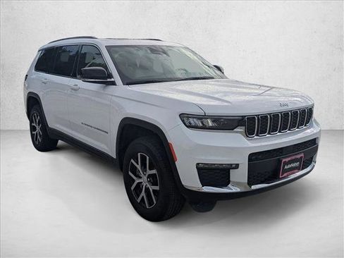 Used 2025 Jeep Grand Cherokee L Limited RWD image 3