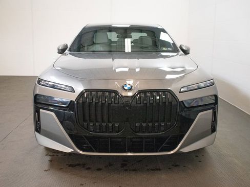 Certified 2023 BMW 760i xDrive w/ Executive Package AWD/4WD image 2