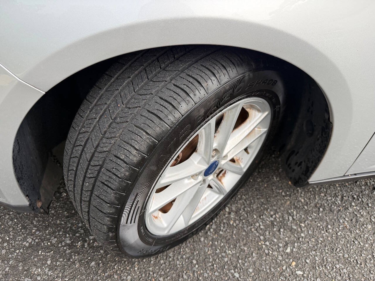 Used 2015 Ford Focus SE w/ SE Cold Weather Package FWD image 23