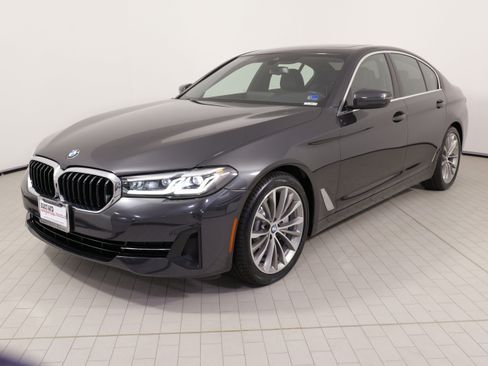 Used 2022 BMW 530i xDrive w/ Convenience Package AWD/4WD image 2