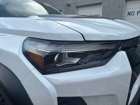 Used 2024 Chevrolet Colorado ZR2 w/ ZR2 Convenience Package III AWD/4WD image 10