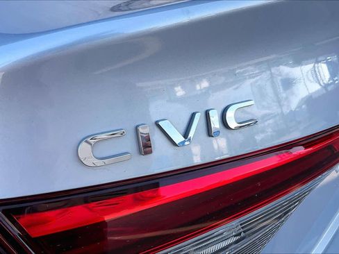Certified 2022 Honda Civic EX image 29