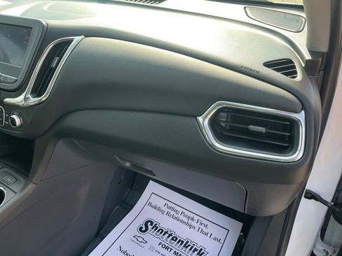 Used 2022 Chevrolet Equinox LT image 60