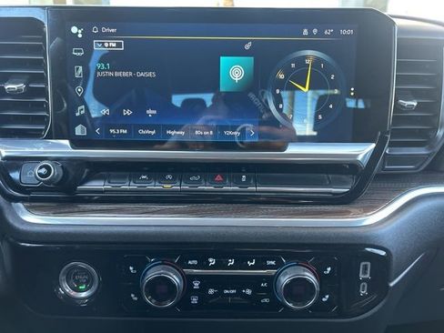 Used 2022 Chevrolet Silverado 1500 LT image 10