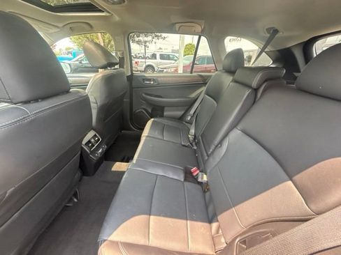 Used 2018 Subaru Outback 3.6R Limited AWD/4WD image 19