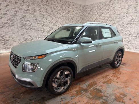 Used 2026 Hyundai Venue SEL FWD image 3