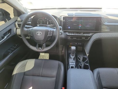 Used 2026 Toyota Camry XLE w/ Premium Plus Package FWD image 8