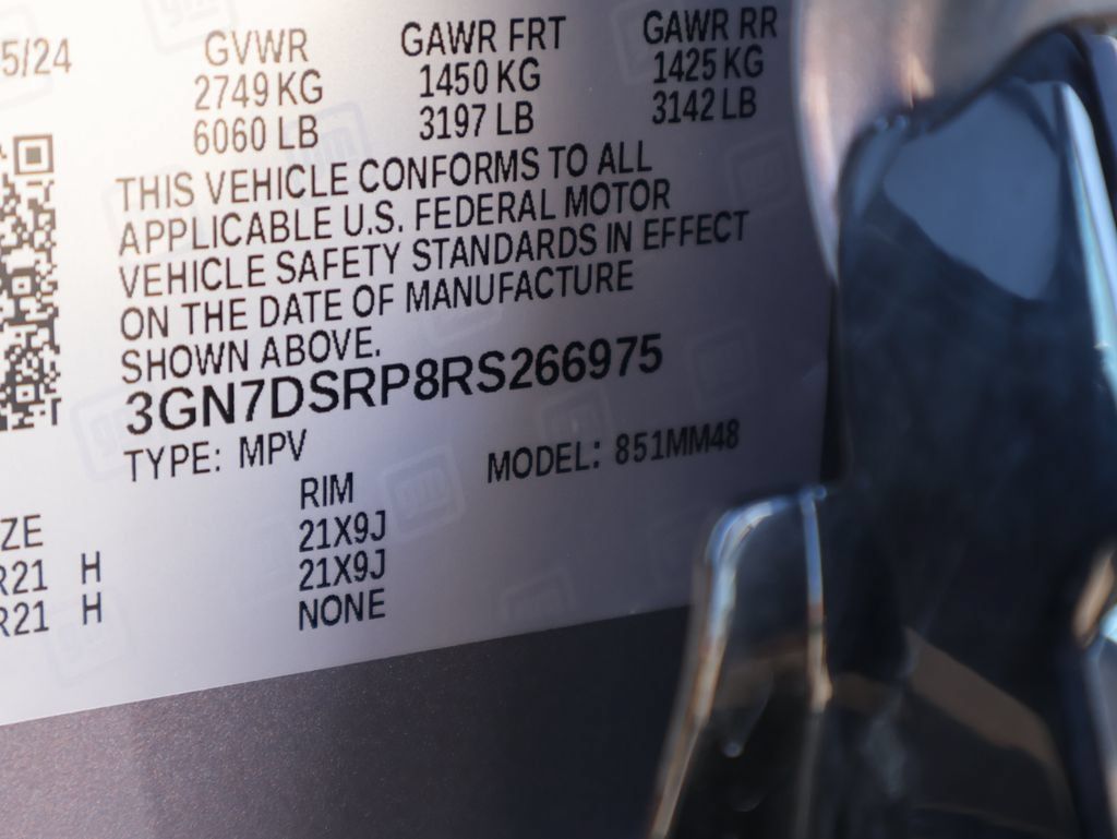Certified 2024 Chevrolet Equinox EV RS FWD image 46