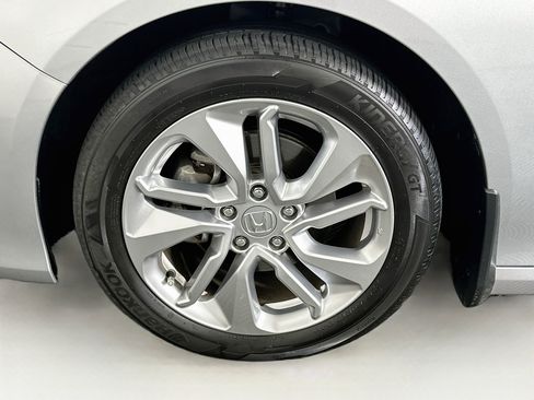 Used 2018 Honda Accord LX image 11