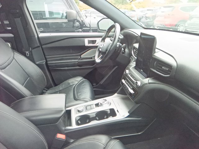 Used 2023 Ford Explorer XLT w/ Equipment Group 202A AWD/4WD image 7