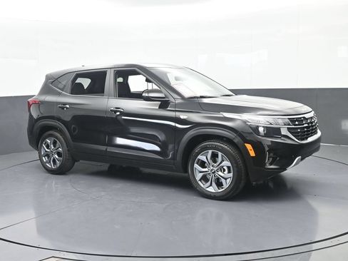 Used 2026 Kia Seltos LX FWD image 8