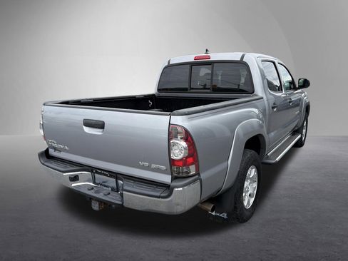 Used 2015 Toyota Tacoma 4x4 Double Cab w/ SR5 Package image 4