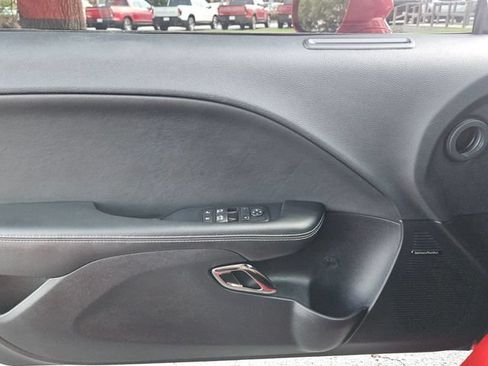 Used 2015 Dodge Challenger SRT Hellcat RWD image 27