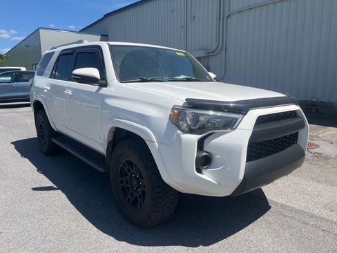 Used 2018 Toyota 4Runner SR5 Premium AWD/4WD image 3