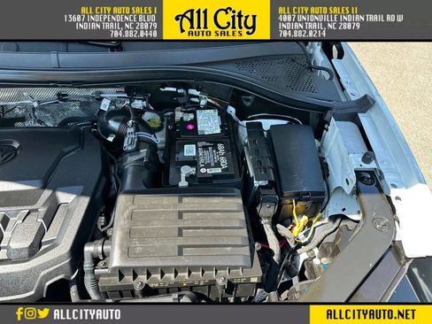 Used 2021 Volkswagen Tiguan SE image 41