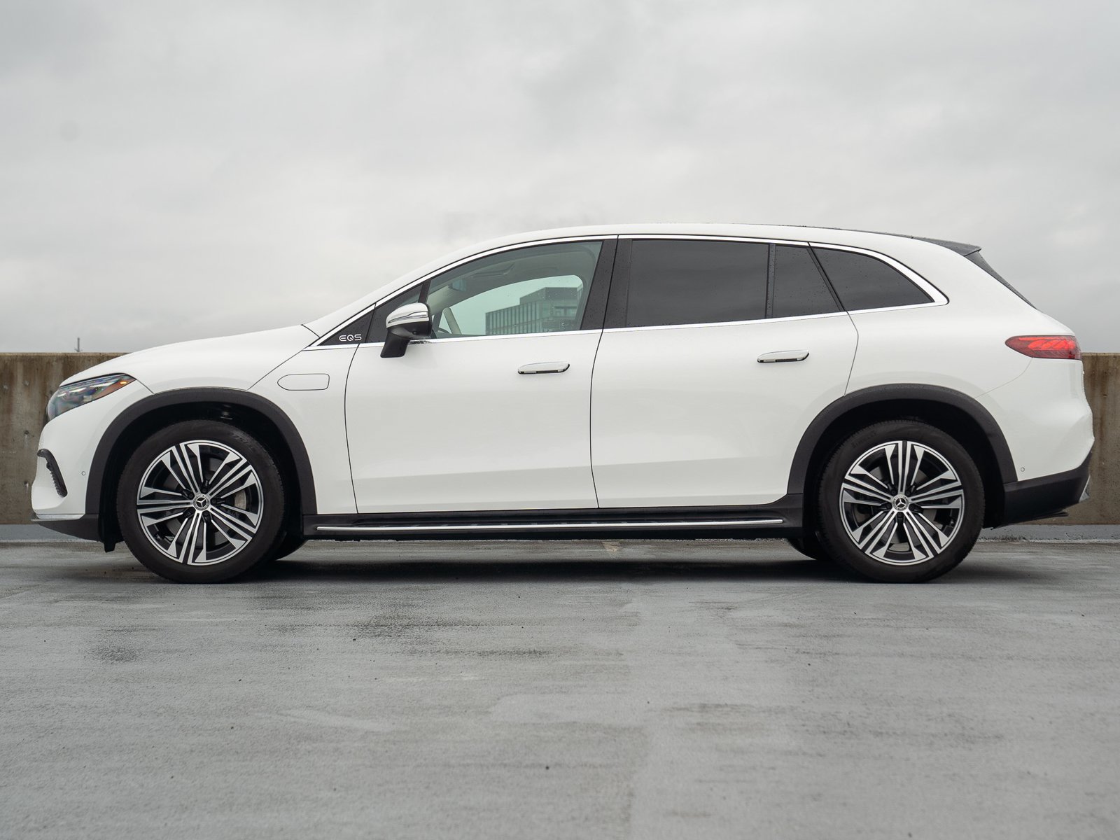 Used 2024 Mercedes-Benz EQS 450+ 4MATIC SUV image 4