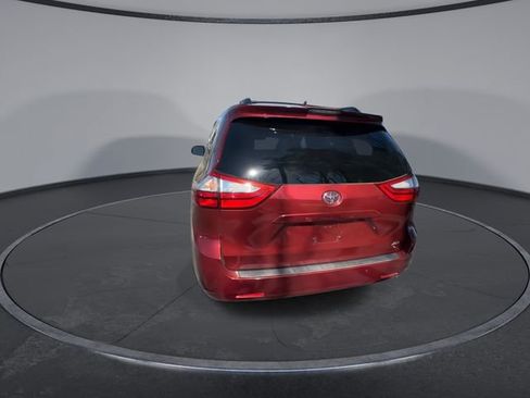 Used 2019 Toyota Sienna XLE w/ XLE Navigation Package image 13