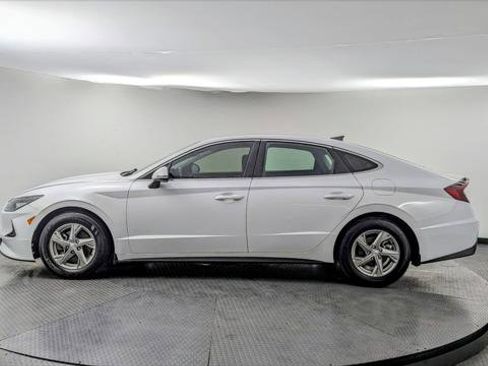 Used 2023 Hyundai Sonata SE image 3