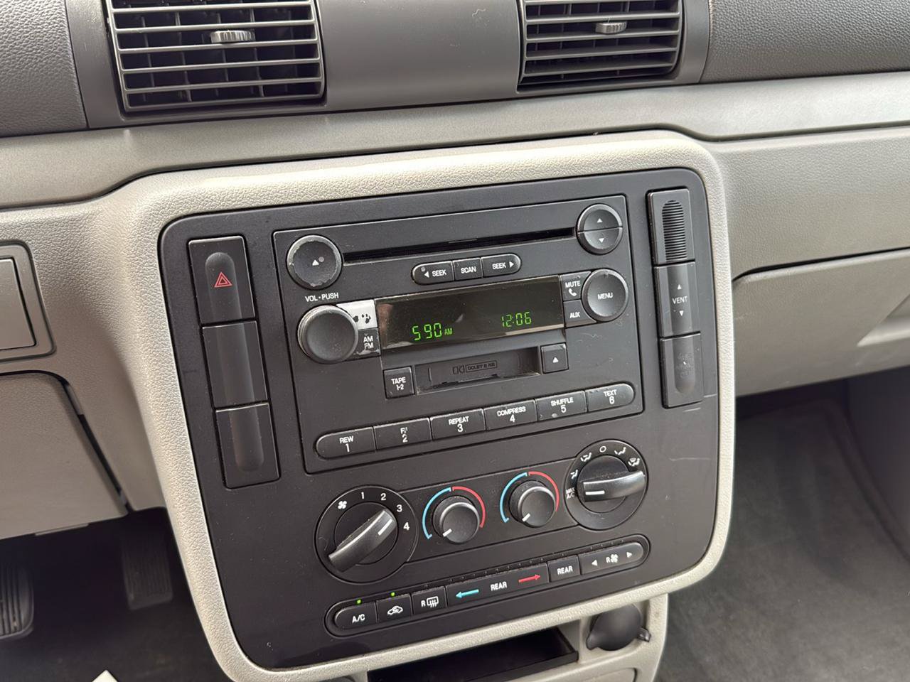 Used 2004 Ford Freestar SE FWD image 12