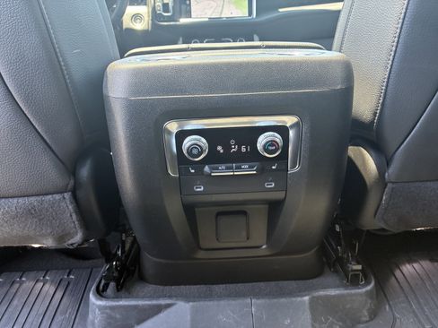 Used 2024 GMC Yukon XL Denali AWD/4WD image 18