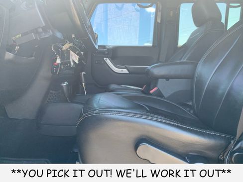Used 2016 Jeep Wrangler Unlimited Rubicon AWD/4WD image 22