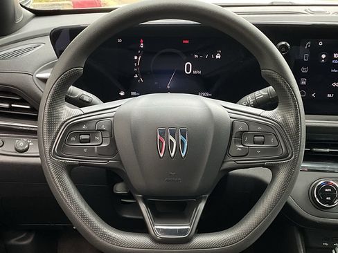 Used 2025 Buick Envista Preferred FWD image 21