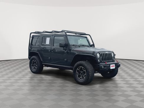 Used 2017 Jeep Wrangler Unlimited Rubicon image 3