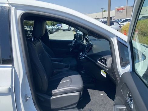 New 2026 Chrysler Voyager LX image 28