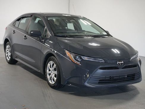 Certified 2023 Toyota Corolla LE image 3